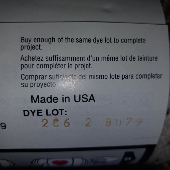 Red Heart Yarn Cream with Flecks 5oz 260 yds Worsted Med. color: 4313 Aran Fleck - Picture 4 of 12